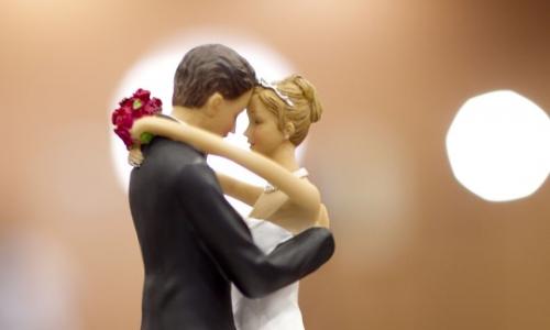 Невеста заставила гостей платить за еду и напитки на свадьбе и опозорилась